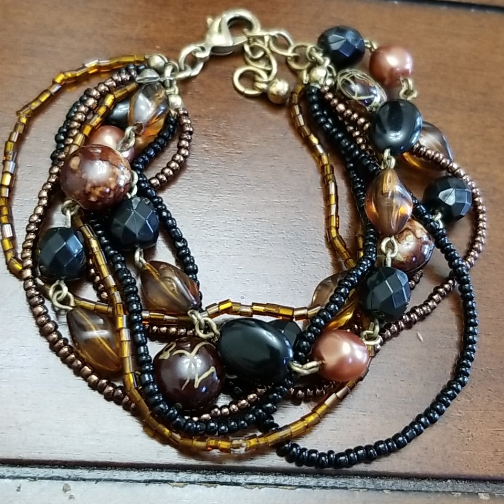 🖤 MULTI STRAND BRACELET